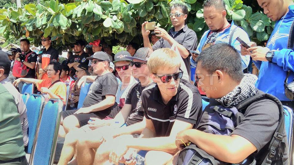 Andy%20McLeish%20%28Australia%29%2C%20Richard%20Dibben%20%28Selandia%20Baru%29%2C%20dan%20Lewis%20Cornish%20%28Inggris%29%20tak%20sabar%20untuk%20segera%20balapan.